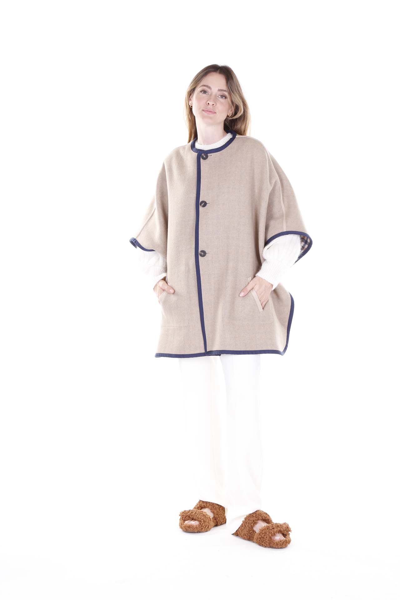 Weekend Max Mara, Mantella
